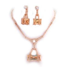 暗夜芳華 新光施華洛世奇水晶「夜來香」套裝，點(diǎn)亮頸間與耳畔的璀璨詩篇